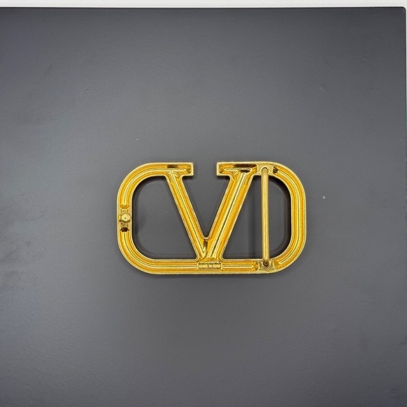 Authentic Valentino Garavani V-Logo Buckle - For 40mm Belt - Hammered Finish - Picture 4 of 5